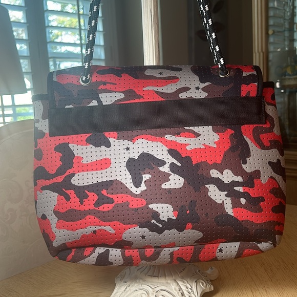 Pop Ups Neoprene Flap Crossbody Bag - Picture 2 of 11